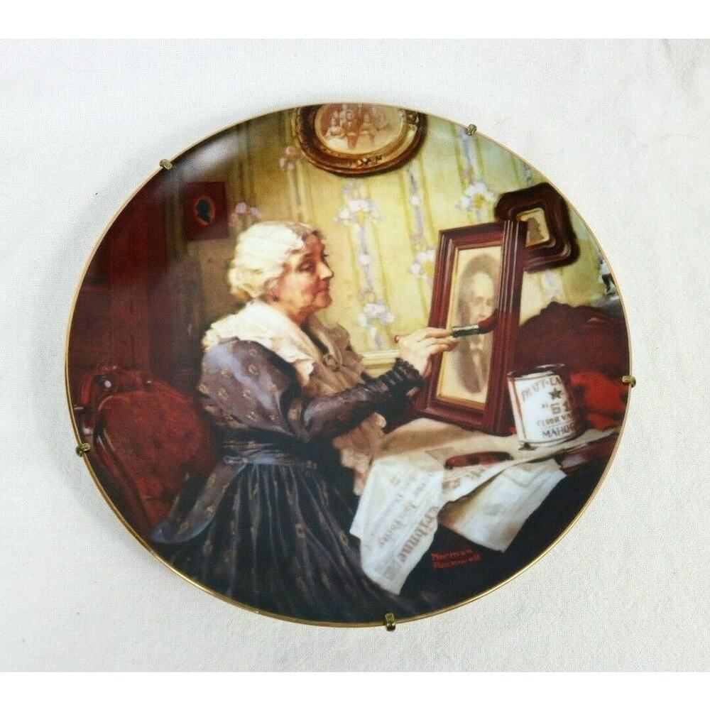KNOWLES NORMAN ROCKWELL LIMITED EDITION "Grandma's Love" w/ PLATE HOLDER